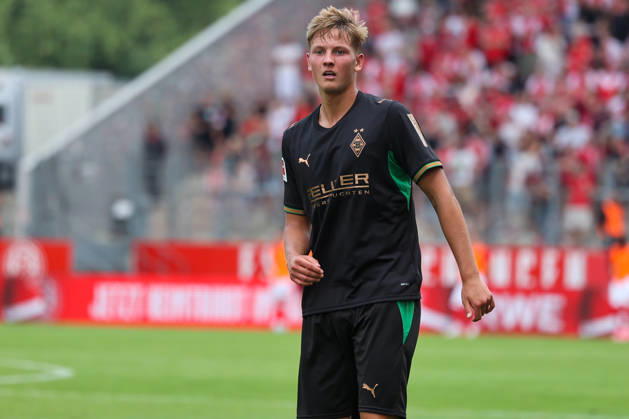 Jan Leszczynski Borussia Mönchengladbach Jan Leszczynski (5, BMG) Rot-Weiss Essen (RWE, Rot Weiß Essen) gegen Borussia Mönchengladbach am 25. Juli 2026 im Stadion an der Hafenstraße in Essen (Nordrhein Westfalen Deutschland GER). Fußball Testspiel, Vorbereitungsspiel. 3. Liga. Bundesliga. Endstand: 1:2 vor 8.821 Zuschauern.