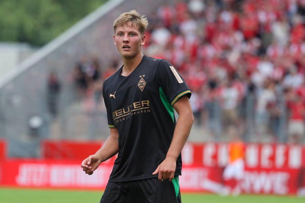 Jan Leszczynski Borussia Mönchengladbach Jan Leszczynski (5, BMG) Rot-Weiss Essen (RWE, Rot Weiß Essen) gegen Borussia Mönchengladbach am 25. Juli 2026 im Stadion an der Hafenstraße in Essen (Nordrhein Westfalen Deutschland GER). Fußball Testspiel, Vorbereitungsspiel. 3. Liga. Bundesliga. Endstand: 1:2 vor 8.821 Zuschauern.