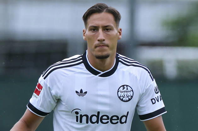 Younes Ebnoutalib (Eintracht Frankfurt) schaut enttäuscht waehrend des Freundschaftsspiels zwischen Trabzonspor und Eintracht Frankfurt, SAK-Sportanlage Nonntal am 26. July 2026 in Salzburg, Österreich. (Foto von Marco Steinbrenner DeFodi Images) +++ Younes Ebnoutalib (Eintracht Frankfurt) looks dejected during the Friendly match between Trabzonspor and Eintracht Frankfurt at SAK-Sportanlage Nonntal on July 26, 2026 in Salzburg, Austria. (Photo by Marco Steinbrenner DeFodi Images) -
