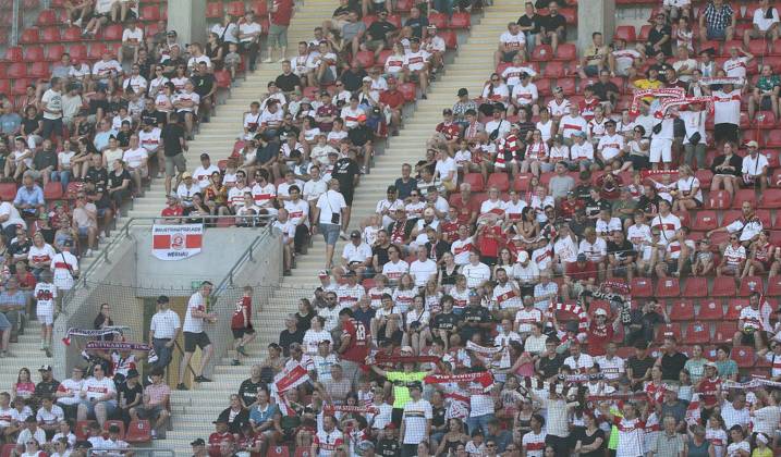 29.07.2026 xmgoodx Offenbach am Main, Plutos Stadion am Bieberer Berg - Jubiläumsspiel Kickers Offenbach (OFC) - VfB Stuttgart Die mitgeristen VfB-Fans