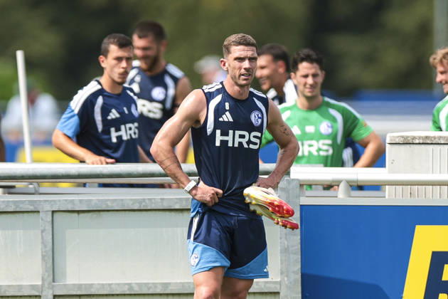 30.07.2026, Fussball, Training des FC Schalke 04. Robin Gosens (FC Schalke 04). Gelsenkirchen Trainingsgelände FC Schalke 04 NRW Deutschland xRHR-FOTO YYx Copyright: RHR-FOTOx RHR-FOTO YY