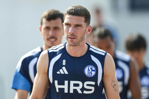 30.07.2026, Fussball, Training des FC Schalke 04. Robin Gosens (FC Schalke 04) kommt zum Training. Gelsenkirchen Trainingsgelände FC Schalke 04 NRW Deutschland xRHR-FOTO YYx Copyright: RHR-FOTOx RHR-FOTO YY