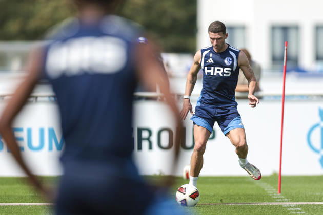 30.07.2026, Fussball, Training des FC Schalke 04. Robin Gosens (FC Schalke 04). Gelsenkirchen Trainingsgelände FC Schalke 04 NRW Deutschland xRHR-FOTO YYx Copyright: RHR-FOTOx RHR-FOTO YY