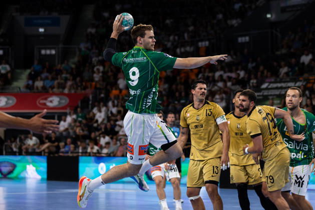 Max BENEKE (FRISCH AUF! Goeppingen, 09) erzielt ein Tor, Aktion, Torwurf GER, FRISCH AUF! Goeppingen vs. Sporting Lissabon, Handball, Testspiel Vorbereitung, Spielzeit 2026 2027, 02.08.2026, GER, FRISCH AUF! Goeppingen vs. Sporting Lissabon, Handball, Testspiel Vorbereitung, Spielzeit 2026 2027, 02.08.2026, Neu-Ulm Copyright: xEibnerxPressefoto OliverxSchmidtx EP_OST