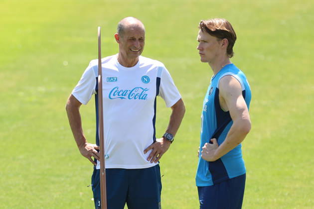 SSC Napoli Training Session Massimiliano Allegri, coach of Napoli, and Scott McTominay of Napoli during a training session on Day 1 of the preseason camp of SSC Napoli at Stadio Patini in Castel di Sangro, Italy, on August 3, 2025. Castel di Sangro Abruzzo Italy Copyright: xCiroxDexLucax originalFilename:deluca-sscnapol260803_npYT4