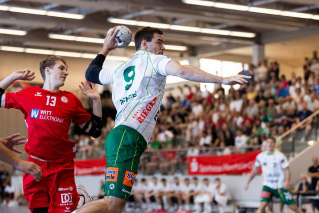 Max BENEKE (FRISCH AUF! Goeppingen, 09) erzielt ein Tor, Aktion, Torwurf GER, FRISCH AUF! Goeppingen vs. TSV Neuhausen Filder, Handball, Vorbereitung, Turnier, S-Cup Altensteig, Viertelfinale, Spielzeit 2026 2027, 07.08.2026, GER, FRISCH AUF! Goeppingen vs. TSV Neuhausen Filder, Handball, Vorbereitung, Turnier, S-Cup Altensteig, Viertelfinale, Spielzeit 2026 2027, 07.08.2026, Altensteig Copyright: xEibnerxPressefoto OliverxSchmidtx EP_OST