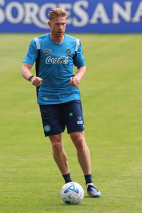 SSC Napoli Training Session Kevin De Bruyne of Napoli during a training session on Day of the preseason camp of SSC Napoli at stadio Patini in Castel di Sangro, Italy, on August 7, 2025. Castel di Sangro Abruzzo Italy Copyright: xCiroxDexLucax originalFilename:deluca-sscnapol260807_npPhL