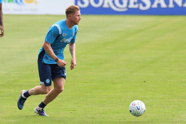 SSC Napoli Training Session Kevin De Bruyne of Napoli during a training session on Day of the preseason camp of SSC Napoli at stadio Patini in Castel di Sangro, Italy, on August 7, 2025. Castel di Sangro Abruzzo Italy Copyright: xCiroxDexLucax originalFilename:deluca-sscnapol260807_npbTT