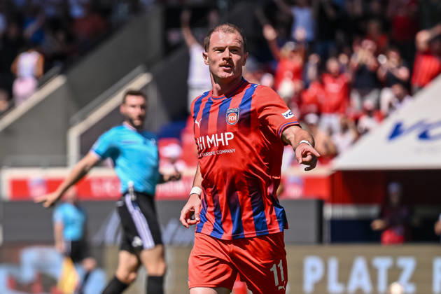 Budu Siwsiwadse (1. FC Heidenheim 1846) gestikuliert, gestik waehrend des spiels der 2. Bundesliga zwischen 1. FC Heidenheim und VfL Osnabrueck, Voith-Arena am 08. August 2026 in Heidenheim an der Brenz, Deutschland. (Foto von Harry Langer DeFodi Images) +++ Budu Siwsiwadse (1. FC Heidenheim 1846) gestures during the 2nd Bundesliga match between 1. FC Heidenheim and VfL Osnabrueck at Voith-Arena on August 8, 2026 in Heidenheim an der Brenz, Germany. (Photo by Harry Langer DeFodi Images) DFB DFL REGULATIONS PROHIBIT ANY USE OF PHOTOGRAPHS AS IMAGE SEQUENCES AND OR QUASI-VIDEO. (Photo by Harry Langer DeFodi Images) DFB DFL REGULATIONS PROHIBIT ANY USE OF PHOTOGRAPHS AS IMAGE SEQUENCES AND OR QUASI-VIDEO. -