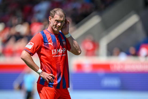 Budu Siwsiwadse (1. FC Heidenheim 1846) gestikuliert, gestik waehrend des spiels der 2. Bundesliga zwischen 1. FC Heidenheim und VfL Osnabrueck, Voith-Arena am 08. August 2026 in Heidenheim an der Brenz, Deutschland. (Foto von Harry Langer DeFodi Images) +++ Budu Siwsiwadse (1. FC Heidenheim 1846) gestures during the 2nd Bundesliga match between 1. FC Heidenheim and VfL Osnabrueck at Voith-Arena on August 8, 2026 in Heidenheim an der Brenz, Germany. (Photo by Harry Langer DeFodi Images) DFB DFL REGULATIONS PROHIBIT ANY USE OF PHOTOGRAPHS AS IMAGE SEQUENCES AND OR QUASI-VIDEO. (Photo by Harry Langer DeFodi Images) DFB DFL REGULATIONS PROHIBIT ANY USE OF PHOTOGRAPHS AS IMAGE SEQUENCES AND OR QUASI-VIDEO. -