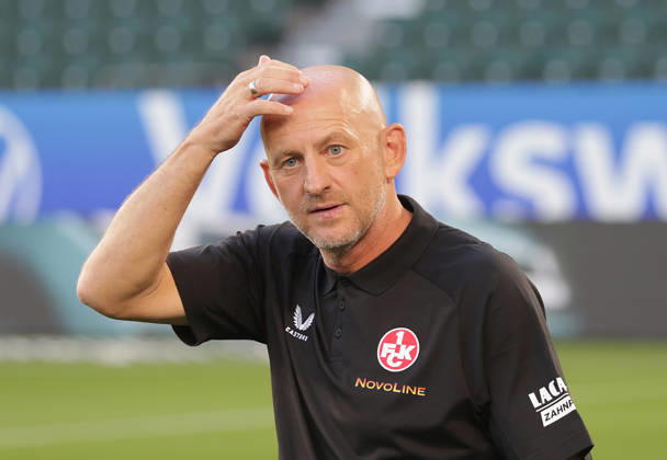 Trainer Torsten Lieberknecht (1.FC Kaiserslautern) Fussball, Herren, Saison 2026 2027, 2.Liga, Volkswagenarena, VfL Wolfsburg gegen 1.FC Kaiserslautern DFL REGULATIONS PROHIBIT ANY USE OF PHOTOGRAPHS AS IMAGE SEQUENCES AND OR QUASI-VIDEO.