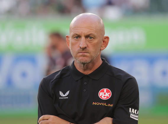 Trainer Torsten Lieberknecht (1.FC Kaiserslautern) Fussball, Herren, Saison 2026 2027, 2.Liga, Volkswagenarena, VfL Wolfsburg gegen 1.FC Kaiserslautern DFL REGULATIONS PROHIBIT ANY USE OF PHOTOGRAPHS AS IMAGE SEQUENCES AND OR QUASI-VIDEO.