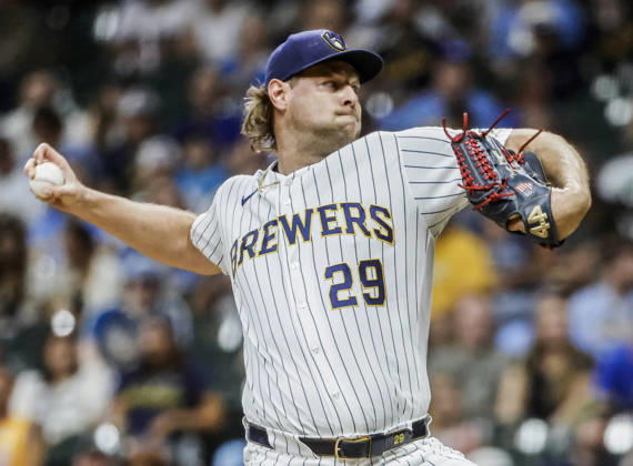 Milwaukee Brewers closing pitcher Trevor Megill throws in the ninth inning of the MLB, Baseball Herren, USA game between the Minnesota Twins and the Milwaukee Brewers at American Family Field in Milwaukee, Wisconsin on Saturday, August 8, 2026. The Brewers defeated the Twins 4-3. MIL20260808844 TANNENxMAURY