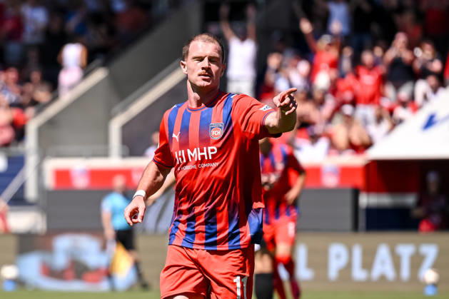 Budu Siwsiwadse (1. FC Heidenheim 1846) gestikuliert, gestik, jubelt waehrend des spiels der 2. Bundesliga zwischen 1. FC Heidenheim und VfL Osnabrueck, Voith-Arena am 08. August 2026 in Heidenheim an der Brenz, Deutschland. (Foto von Harry Langer DeFodi Images) +++ Budu Siwsiwadse (1. FC Heidenheim 1846) gestures, cheer during the 2nd Bundesliga match between 1. FC Heidenheim and VfL Osnabrueck at Voith-Arena on August 8, 2026 in Heidenheim an der Brenz, Germany. (Photo by Harry Langer DeFodi Images) DFB DFL REGULATIONS PROHIBIT ANY USE OF PHOTOGRAPHS AS IMAGE SEQUENCES AND OR QUASI-VIDEO. (Photo by Harry Langer DeFodi Images) DFB DFL REGULATIONS PROHIBIT ANY USE OF PHOTOGRAPHS AS IMAGE SEQUENCES AND OR QUASI-VIDEO. -