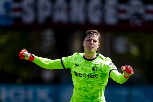 ROTTERDAM - SC Feyenoord Rotterdam goalkeeper Tjark Ernst celebrates the 0-1 during the Vriendenloterij Eredivisie match between Sparta and Feyenoord at Stadion Het Kasteel on August 9, 2026 in Rotterdam, the Netherlands. (Photo by DeFodi Images) -
