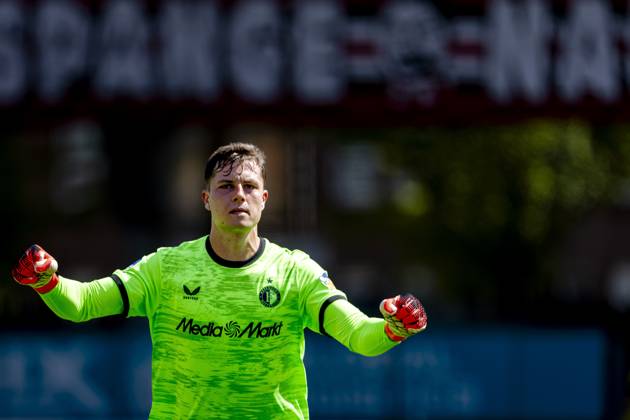 ROTTERDAM - SC Feyenoord Rotterdam goalkeeper Tjark Ernst celebrates the 0-1 during the Vriendenloterij Eredivisie match between Sparta and Feyenoord at Stadion Het Kasteel on August 9, 2026 in Rotterdam, the Netherlands. (Photo by DeFodi Images) -