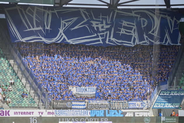 Brack Super League 2026 2027 FC St. Gallen 1879 vs. FC Luzern, St. Gallen, Schweiz St. Gallen, Schweiz, 9. August 2026. Die Fans des FC Luzern während des Brack Super League Spiels FC St. Gallen 1879 gegen FC Luzern in St. Gallen.