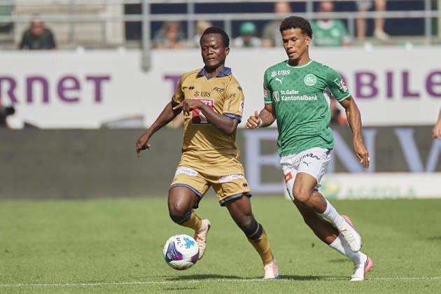 Brack Super League 2026 2027 FC St. Gallen 1879 vs. FC Luzern, St. Gallen, Schweiz St. Gallen, Schweiz, 9. August 2026. Oscar Kabwit und Chima Okoroji während des Brack Super League Spiels FC St. Gallen 1879 gegen FC Luzern in St. Gallen.
