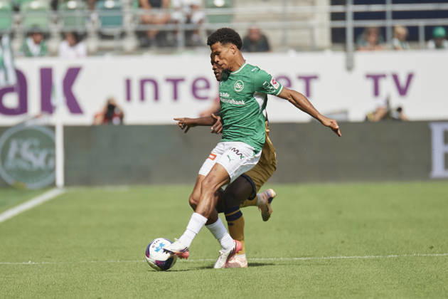 Brack Super League 2026 2027 FC St. Gallen 1879 vs. FC Luzern, St. Gallen, Schweiz St. Gallen, Schweiz, 9. August 2026. Oscar Kabwit und Chima Okoroji während des Brack Super League Spiels FC St. Gallen 1879 gegen FC Luzern in St. Gallen.
