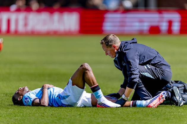 ROTTERDAM - SC Feyenoord Rotterdam forward Gaoussou Diarra suffers an injury during the Vriendenloterij Eredivisie match between Sparta and Feyenoord at Stadion Het Kasteel on August 9, 2026 in Rotterdam, the Netherlands. (Photo by DeFodi Images) -