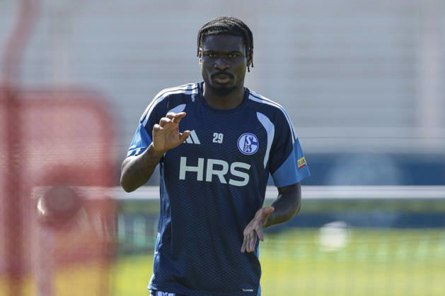 12.08.2026, Fussball, Training des FC Schalke 04. Junior Dina Ebimbe (FC Schalke 04). Gelsenkirchen Trainingsgelände FC Schalke 04 NRW Deutschland xRHR-FOTO YYx Copyright: RHR-FOTOx RHR-FOTO YY