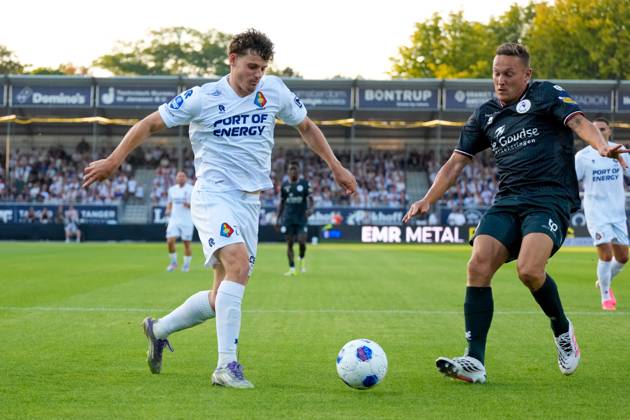 VELSEN-ZUID , 14-08-2026 , BUKO Stadion , season 2026 2027 , Dutch Eredivisie football , match between Telstar and Sparta Rotterdam , Picture shows Telstar player Patrick Brouwer, Sparta Rotterdam player Jens Toornstra Telstar - Sparta x205709910x Copyright: