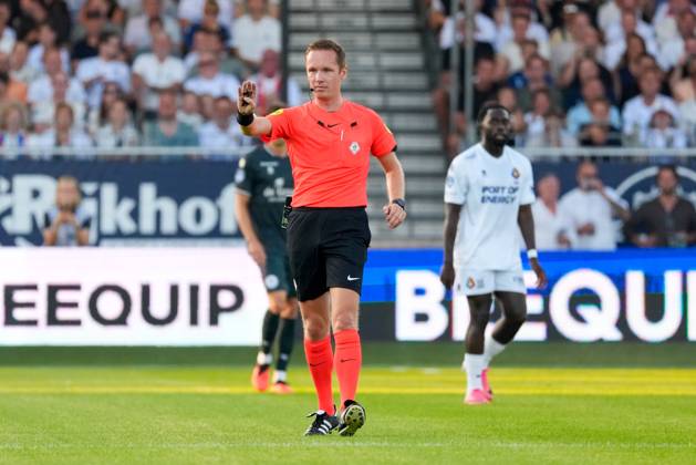 VELSEN-ZUID , 14-08-2026 , BUKO Stadion , season 2026 2027 , Dutch Eredivisie football , match between Telstar and Sparta Rotterdam , Picture shows referee Ingmar Oostrom Telstar - Sparta x205709992x Copyright: