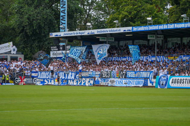 Deutschland: Fussball, 3. Liga, 2. Spieltag, Hänsch-Arena, SV Meppem vs. SG Sonnenhof-Großaspach: Zuschauer, Szene, Ultras, Meppener Copyright: xMichelxWittex