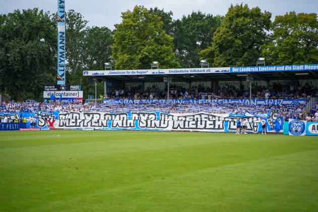 Deutschland: Fussball, 3. Liga, 2. Spieltag, Hänsch-Arena, SV Meppem vs. SG Sonnenhof-Großaspach: Choreo SV Meppen Copyright: xMichelxWittex