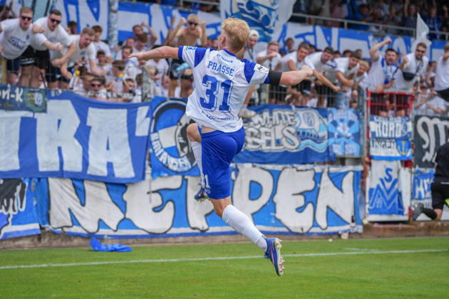Deutschland: Fussball, 3. Liga, 2. Spieltag, Hänsch-Arena, SV Meppem vs. SG Sonnenhof-Großaspach: Tor von Luca Prasse (SV Meppen, 31) und anschließender Torjubel. Copyright: xMichelxWittex