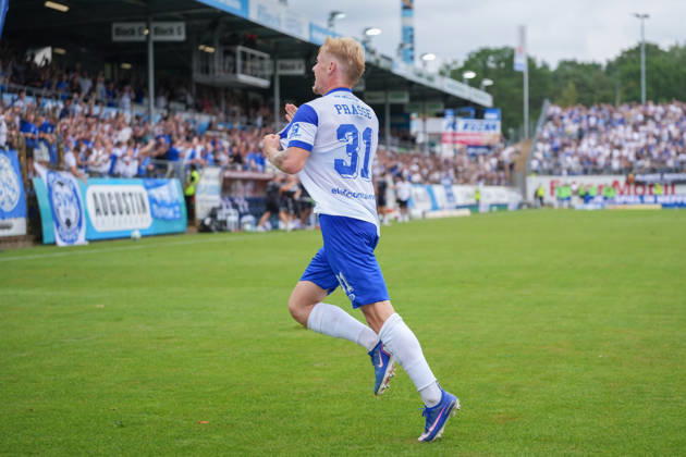 Deutschland: Fussball, 3. Liga, 2. Spieltag, Hänsch-Arena, SV Meppem vs. SG Sonnenhof-Großaspach: Tor von Luca Prasse (SV Meppen, 31) und anschließender Torjubel. Copyright: xMichelxWittex