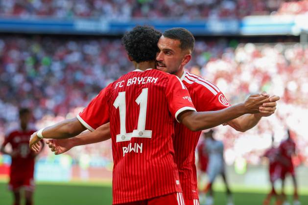 Torjubel von Nathaniel Brown 11 (FC Bayern Muenchen), Arijon Ibrahimovic 22 (FC Bayern Muenchen) zum 2:1, FC Bayern Muenchen vs. RB Leipzig, Fussball, Telekom Cup, 15.08.2026 Muenchen Bayern Deutschland