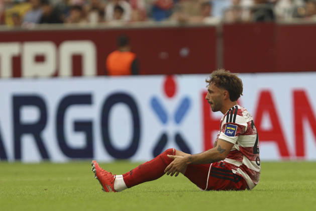 Fabian Schleusener (Fortuna Duesseldorf) ist enttaeuscht waehrend des Spiels der 3. Liga zwischen Fortuna Duesseldorf und TSG 1899 Hoffenheim II, Merkur Spiel-Arena am 15. August 2026 in Duesseldorf, Deutschland. (Foto von Oliver Kaelke DeFodi Images) +++ Fabian Schleusener (Fortuna Duesseldorf) looks dejected during the 3. Liga match between Fortuna Duesseldorf and TSG 1899 Hoffenheim II at Merkur Spiel-Arena on August 15, 2026 in Dusseldorf, Germany. (Photo by Oliver Kaelke DeFodi Images) DFB DFL REGULATIONS PROHIBIT ANY USE OF PHOTOGRAPHS AS IMAGE SEQUENCES AND OR QUASI-VIDEO. (Photo by Oliver Kaelke DeFodi Images) -