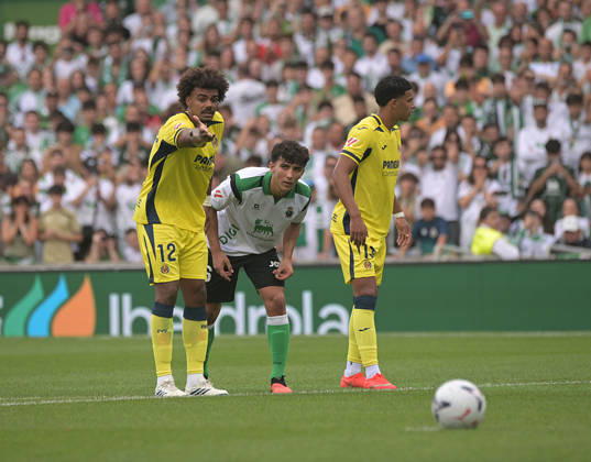 ESP: LaLiga EA Sports Racing Santander v Villarreal CF Renato Veiga of Villarreal during LaLiga EA Sports between Racing Santander v Villarreal CF played at Campos de de El Sardinero Stadium in Cantabria on August 16, 2026 in Spain Spain Futbol Copyright: xAlbertoxLosax xAgenciaxLOFx