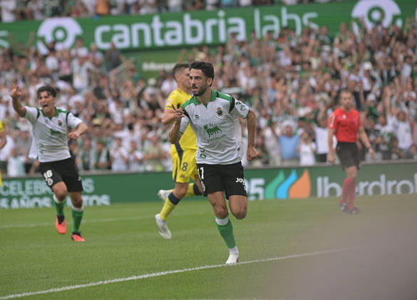 ESP: LaLiga EA Sports Racing Santander v Villarreal CF Andres Martin of Racing de Santander scores goal and celebrates during LaLiga EA Sports between Racing Santander v Villarreal CF played at Campos de de El Sardinero Stadium in Cantabria on August 16, 2026 in Spain Spain Futbol Copyright: xAlbertoxLosax xAgenciaxLOFx