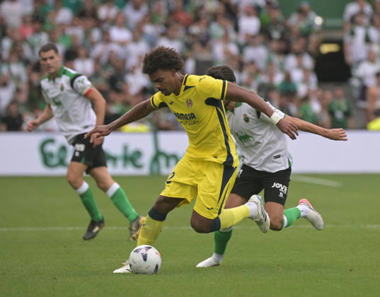 ESP: LaLiga EA Sports Racing Santander v Villarreal CF Renato Veiga of Villarreal during LaLiga EA Sports between Racing Santander v Villarreal CF played at Campos de de El Sardinero Stadium in Cantabria on August 16, 2026 in Spain Spain Futbol Copyright: xAlbertoxLosax xAgenciaxLOFx