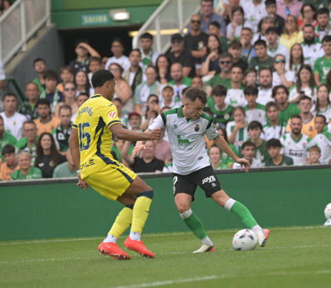 ESP: LaLiga EA Sports Racing Santander v Villarreal CF Inigo Vicente of Racing de Santander during LaLiga EA Sports between Racing Santander v Villarreal CF played at Campos de de El Sardinero Stadium in Cantabria on August 16, 2026 in Spain Spain Futbol Copyright: xAlbertoxLosax xAgenciaxLOFx