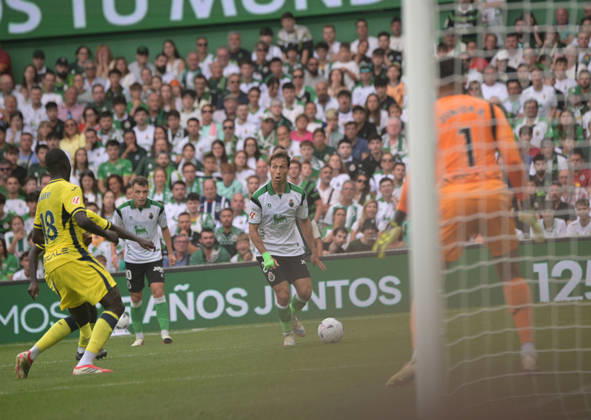 ESP: LaLiga EA Sports Racing Santander v Villarreal CF Sergio Canales of Racing de Santander during LaLiga EA Sports between Racing Santander v Villarreal CF played at Campos de de El Sardinero Stadium in Cantabria on August 16, 2026 in Spain Spain Futbol Copyright: xAlbertoxLosax xAgenciaxLOFx