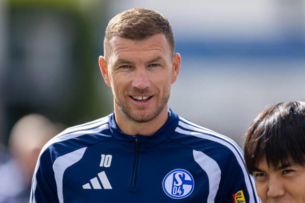 20.08.2026, Fussball, Training des FC Schalke 04. Edin Dzeko (FC Schalke 04). Gelsenkirchen Trainingsgelände FC Schalke 04 NRW Deutschland xRHR-FOTO YYx Copyright: RHR-FOTOx RHR-FOTO YY