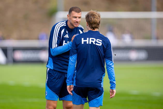 20.08.2026, Fussball, Training des FC Schalke 04. Edin Dzeko (FC Schalke 04). Gelsenkirchen Trainingsgelände FC Schalke 04 NRW Deutschland xRHR-FOTO YYx Copyright: RHR-FOTOx RHR-FOTO YY