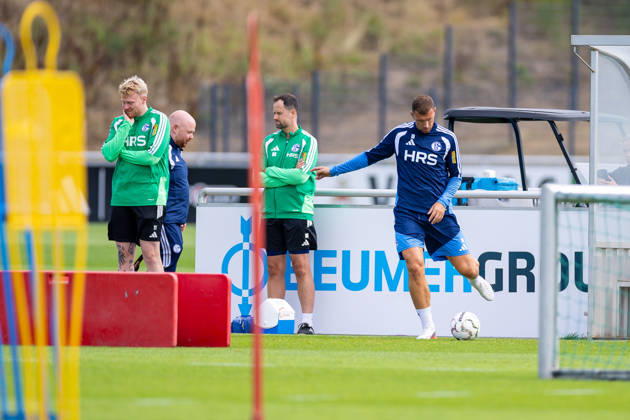 20.08.2026, Fussball, Training des FC Schalke 04. Edin Dzeko (FC Schalke 04). Gelsenkirchen Trainingsgelände FC Schalke 04 NRW Deutschland xRHR-FOTO YYx Copyright: RHR-FOTOx RHR-FOTO YY
