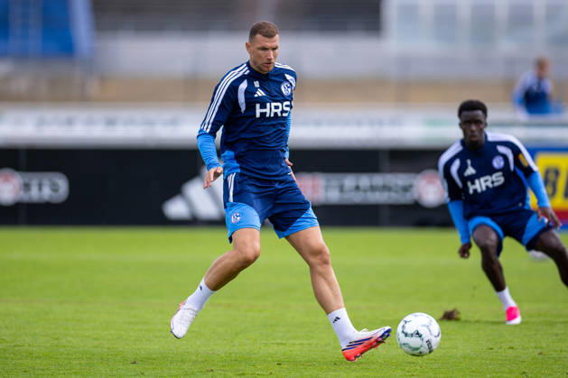 20.08.2026, Fussball, Training des FC Schalke 04. Edin Dzeko (FC Schalke 04), Gelsenkirchen Trainingsgelände FC Schalke 04 NRW Deutschland xRHR-FOTO YYx Copyright: RHR-FOTOx RHR-FOTO YY