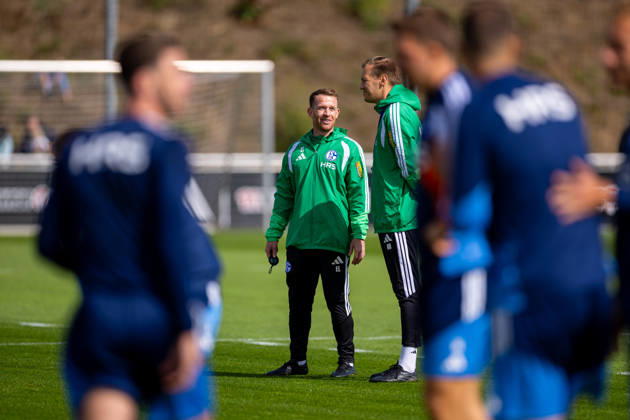 20.08.2026, Fussball, Training des FC Schalke 04. Co-Trainer Eddie Lattimore (FC Schalke 04). Gelsenkirchen Trainingsgelände FC Schalke 04 NRW Deutschland xRHR-FOTO YYx Copyright: RHR-FOTOx RHR-FOTO YY