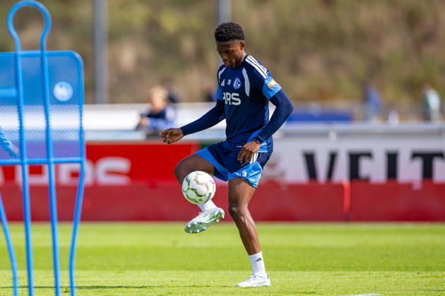 20.08.2026, Fussball, Training des FC Schalke 04. Junior Adamu (FC Schalke 04). Gelsenkirchen Trainingsgelände FC Schalke 04 NRW Deutschland xRHR-FOTO YYx Copyright: RHR-FOTOx RHR-FOTO YY