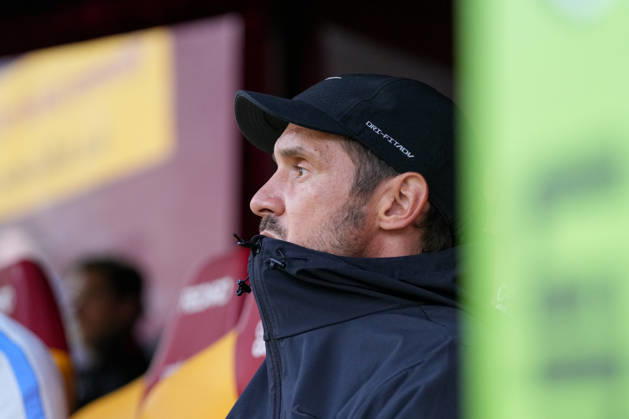 Julian Schuster (SC Freiburg, Trainer) , Schottland, Fussball, UEFA Conference League, Play-offs, Hinspiel, 2026 2027, Motherwell FC vs. SC Freiburg, 20.08.2026, Fir Park Stadium, Motherwell Motherwell Fir Park Stadium North Lanarkshire Schottland Copyright: xArnexAmbergx