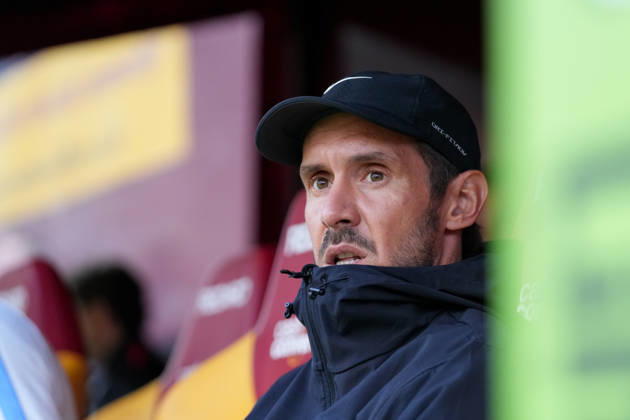 Julian Schuster (SC Freiburg, Trainer) , Schottland, Fussball, UEFA Conference League, Play-offs, Hinspiel, 2026 2027, Motherwell FC vs. SC Freiburg, 20.08.2026, Fir Park Stadium, Motherwell Motherwell Fir Park Stadium North Lanarkshire Schottland Copyright: xArnexAmbergx
