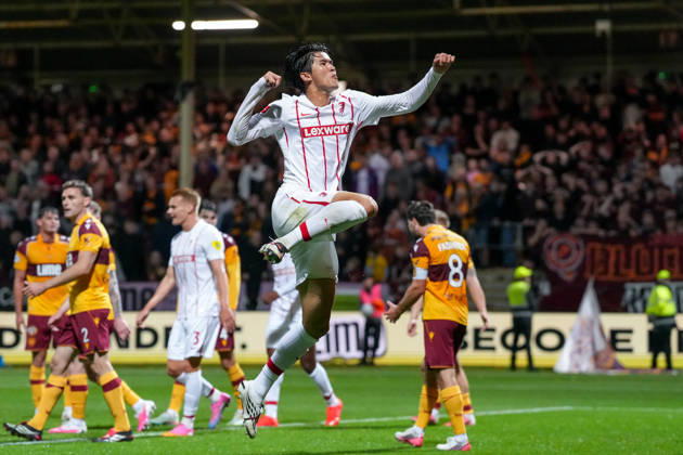 Keisuke Goto (SC Freiburg, 42) Torjubel, Emotionen, Torschuss, Abschluss, Torerfolg, Tor, Treffer , Schottland, Fussball, UEFA Conference League, Play-offs, Hinspiel, 2026 2027, Motherwell FC vs. SC Freiburg, 20.08.2026, Fir Park Stadium, Motherwell Motherwell Fir Park Stadium North Lanarkshire Schottland Copyright: xArnexAmbergx