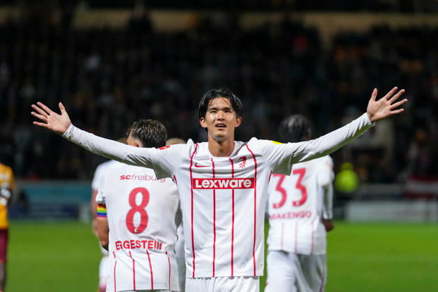 Keisuke Goto (SC Freiburg, 42) Torjubel, Emotionen, Torschuss, Abschluss, Torerfolg, Tor, Treffer , Schottland, Fussball, UEFA Conference League, Play-offs, Hinspiel, 2026 2027, Motherwell FC vs. SC Freiburg, 20.08.2026, Fir Park Stadium, Motherwell Motherwell Fir Park Stadium North Lanarkshire Schottland Copyright: xArnexAmbergx