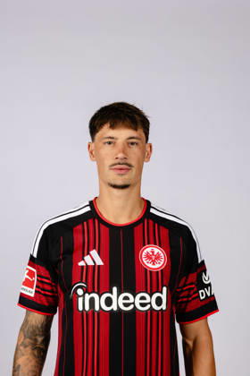 Robin Koch (Eintracht Frankfurt) - Eintracht Frankfurt Porträttermin 2026 2027 Eintracht Frankfurt Porträttermin 2026 2027 SGE