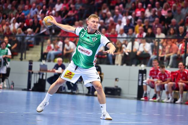 August Pedersen (TSV Hannover-Burgdorf, 17) beim Siebenmeter GER, TuS Ferndorf vs TSV Hannover-Burgdorf, Handball, DHB-Pokal, 1. Runde, Spielzeit 2026 2027, 21.08.2026 GER, TuS Ferndorf vs TSV Hannover-Burgdorf, Handball, DHB-Pokal, 1. Runde, Spielzeit 2026 2027, 21.08.2026 Kreuztal Copyright: xEibner-Pressefoto RenexWeissx EP_RWS